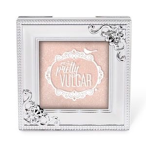 Pretty Vulgar Shimmering Swan Highlighter